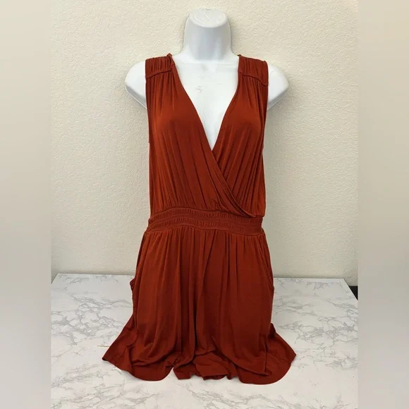 24/7 Maurices Stretch Short Sleeve front Romper Sz S Burgundy Elastic Waist - Picture 5 of 8